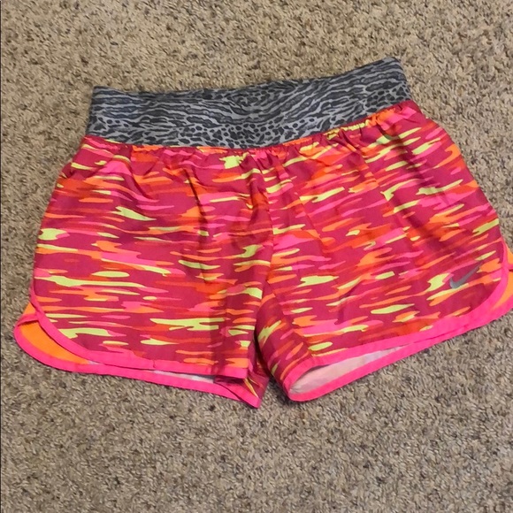 Girls Nike Shorts - Picture 1 of 3